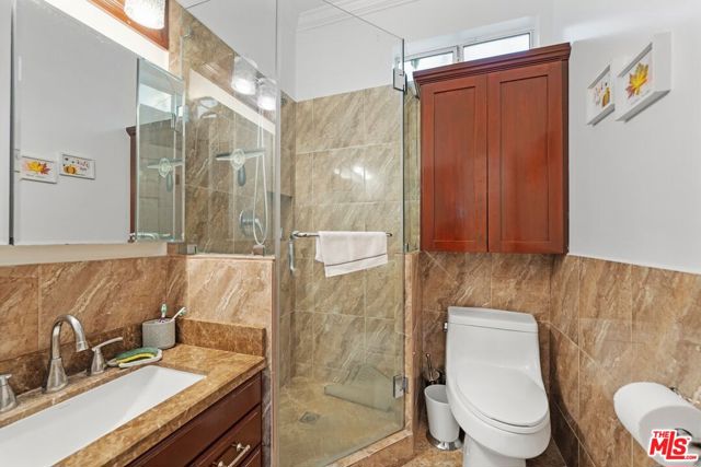 1430 N Dominion Avenue, Pasadena CA: https://media.crmls.org/mediaz/23eee950-7ea7-4321-a8ae-c935a105d8b9.jpg