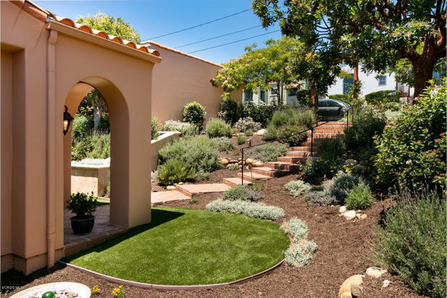2167 Palomar Avenue, Ventura CA: https://media.crmls.org/mediaz/23eef7be-957e-4dab-8d2d-f2d2c95b80a3.jpg