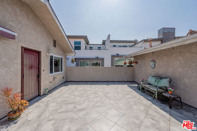 2413 CARNEGIE Lane, Redondo Beach, California 90278, 2 Bedrooms Bedrooms, ,1 BathroomBathrooms,Residential,Sold,CARNEGIE,22158269