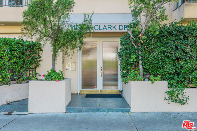 Image 2 for 1100 S Clark Dr #302, Los Angeles, CA 90035