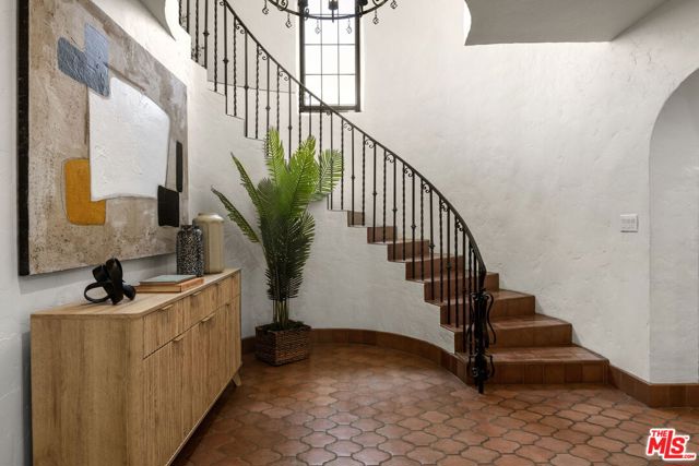 2714 Forrester Drive, Los Angeles CA: https://media.crmls.org/mediaz/23efe7b8-1ac7-47df-85da-5250924c3c42.jpg