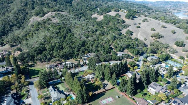 16669 Walter Breton Drive, Morgan Hill CA: https://media.crmls.org/mediaz/23efee27-bf9e-4b09-bf10-6e41909e882b.jpg