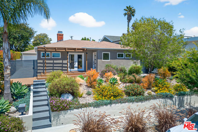 2121 Marine Street, Santa Monica CA: https://media.crmls.org/mediaz/23f039b1-1229-40ac-9789-d7ac9fe1ddfa.jpg