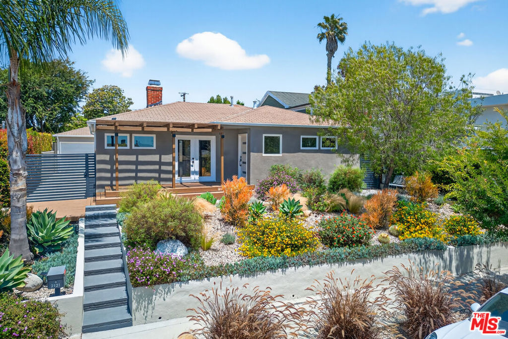 2121 Marine Street