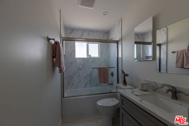 5123 W 130th Street, Hawthorne CA: https://media.crmls.org/mediaz/23f052ff-715c-4733-bc1e-29aebbeb9a57.jpg