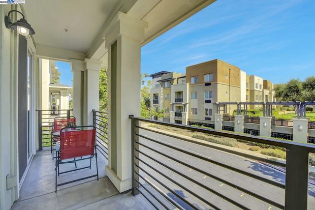 40702 Greystone Ter, Fremont CA: https://media.crmls.org/mediaz/23f135cd-5386-418f-94af-9d435d52bdb7.jpg