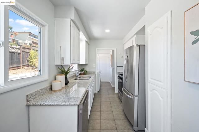 18628 Madison Ave, Castro Valley CA: https://media.crmls.org/mediaz/23f15071-bb56-4a28-bab5-018d2624b17c.jpg
