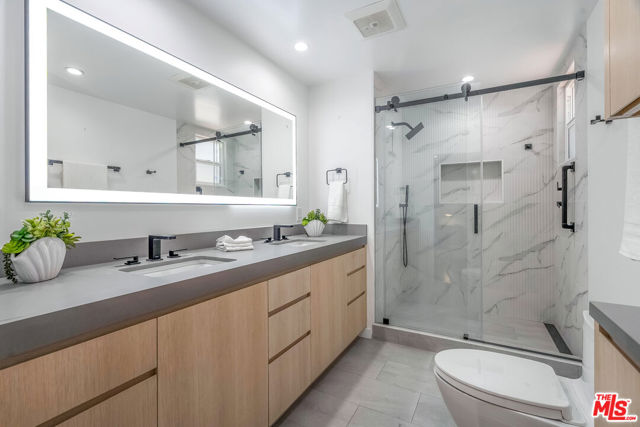 2622 2nd Street, Santa Monica CA: https://media.crmls.org/mediaz/23f1543d-5825-4994-8b74-32464ff71cd8.jpg