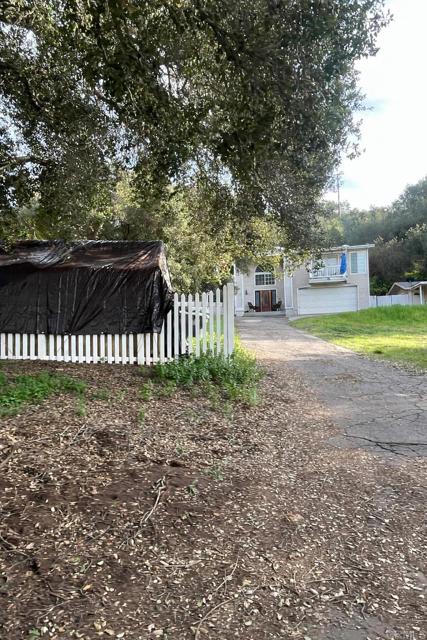 Detail Gallery Image 2 of 8 For 19147 Las Encinas Dr, Ramona,  CA 92065 - 3 Beds | 3 Baths