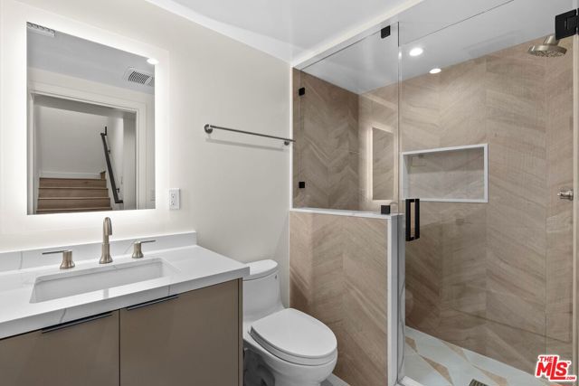 913 913 1/2 N Beverly Glen Boulevard, Bel Air CA: https://media.crmls.org/mediaz/23f1f1fa-dd95-4272-bcd0-07e76d132010.jpg