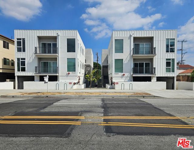 5114 Cahuenga Boulevard, North Hollywood CA: https://media.crmls.org/mediaz/23f1ffdd-927c-4e9c-a197-f7dfecad4408.jpg