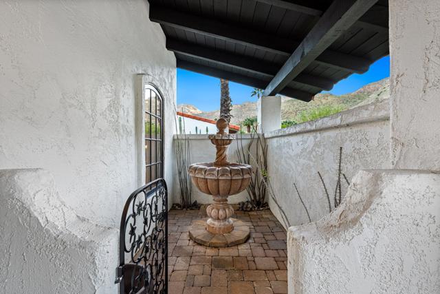 Image 5 of 75 For 40320 Via Entrada