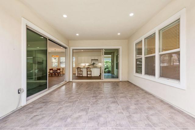 Image 18 of 69 For 82707 Woodcreek Court