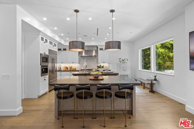 2590 Amherst Avenue, Los Angeles CA: https://media.crmls.org/mediaz/23f2f104-ce18-48a3-9160-91077665d16f.jpg
