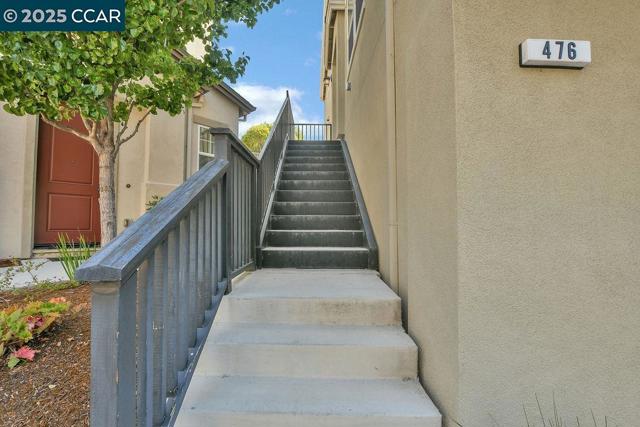 476 Colina Way, El Sobrante CA: https://media.crmls.org/mediaz/23f2ff19-a14b-4623-8460-9dab3acd51b5.jpg