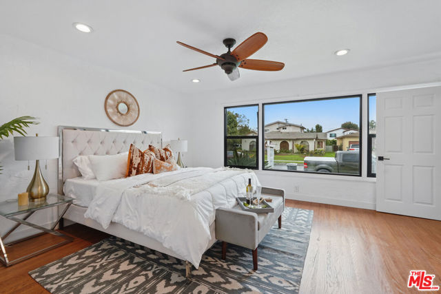 8919 Beverlywood Street, Los Angeles CA: https://media.crmls.org/mediaz/23f4022e-23da-4a4a-b679-c8de4a689170.jpg