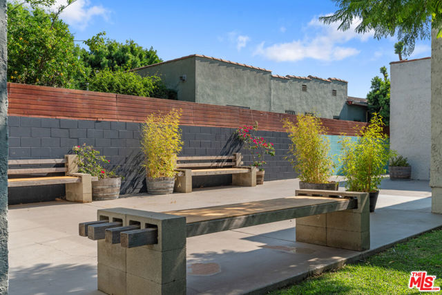 4031 Edenhurst Avenue, Los Angeles CA: https://media.crmls.org/mediaz/23f46a7a-9695-4d61-9f63-1b8b273c64e9.jpg