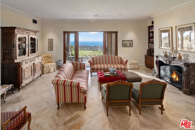 1476 Via Cresta, Pacific Palisades CA: https://media.crmls.org/mediaz/23f53b18-7891-45ab-ba65-c53bcec23543.jpg