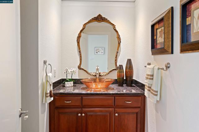 2142 Deer Oak Way, Danville CA: https://media.crmls.org/mediaz/23f5c066-381e-459a-aab6-0e30f95f9bc4.jpg