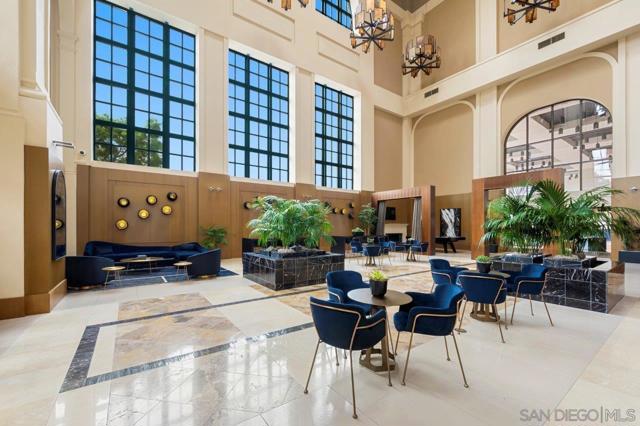 700 W E Street, San Diego CA: https://media.crmls.org/mediaz/23f5c1f6-334e-4660-bae2-ec1eeb87613a.jpg