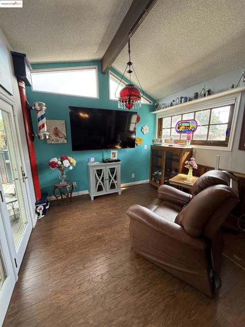 2821 Ponderosa Drive, Concord CA: https://media.crmls.org/mediaz/23f64251-f49d-4cde-8ae9-389c6e14d53f.jpg