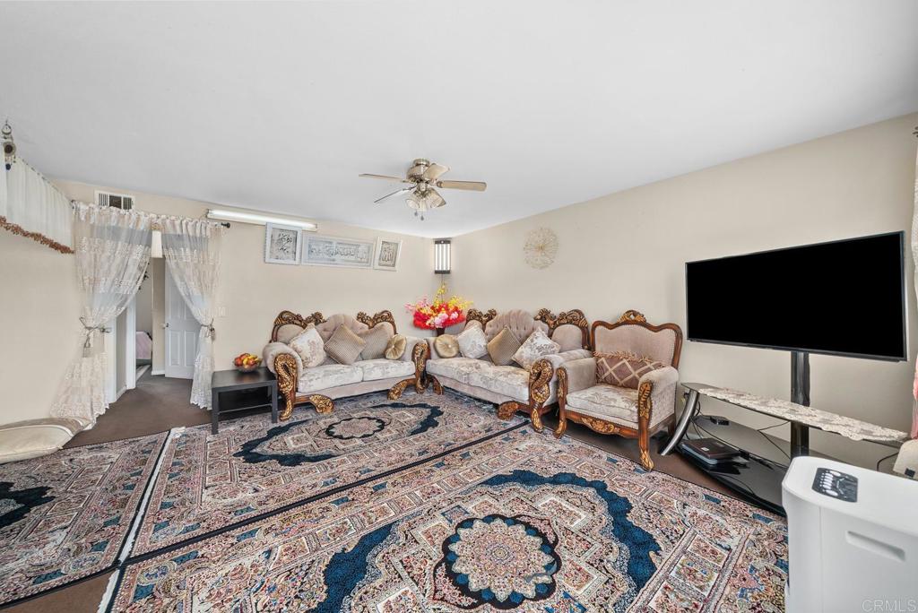 908 S sunshine Ave #18