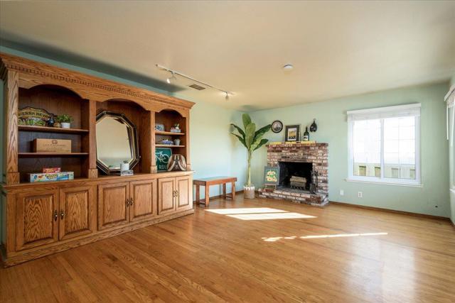 855 Sierra Street, Moss Beach CA: https://media.crmls.org/mediaz/23f7038b-e7f7-4b38-840e-17cc7610a5f3.jpg