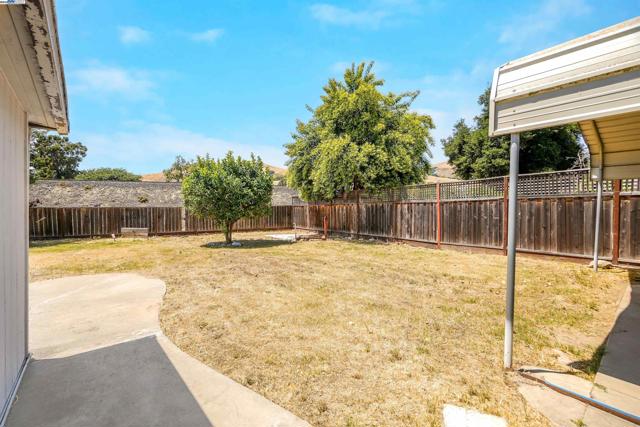 745 Wasatch Dr, Fremont CA: https://media.crmls.org/mediaz/23f723c2-a669-4371-84a8-e52fe9d07e95.jpg