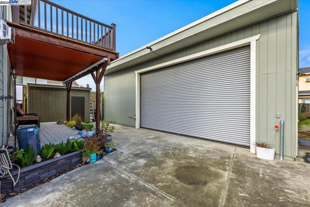 1672 Crescent Avenue, Castro Valley CA: https://media.crmls.org/mediaz/23f76234-de3a-40db-bcc6-d95961cd627d.jpg