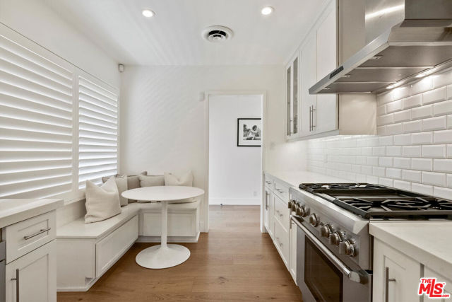 3482 Vista Haven Road, Sherman Oaks CA: https://media.crmls.org/mediaz/23f9c0f3-7c25-4b1d-b1a7-e99fe547398e.jpg