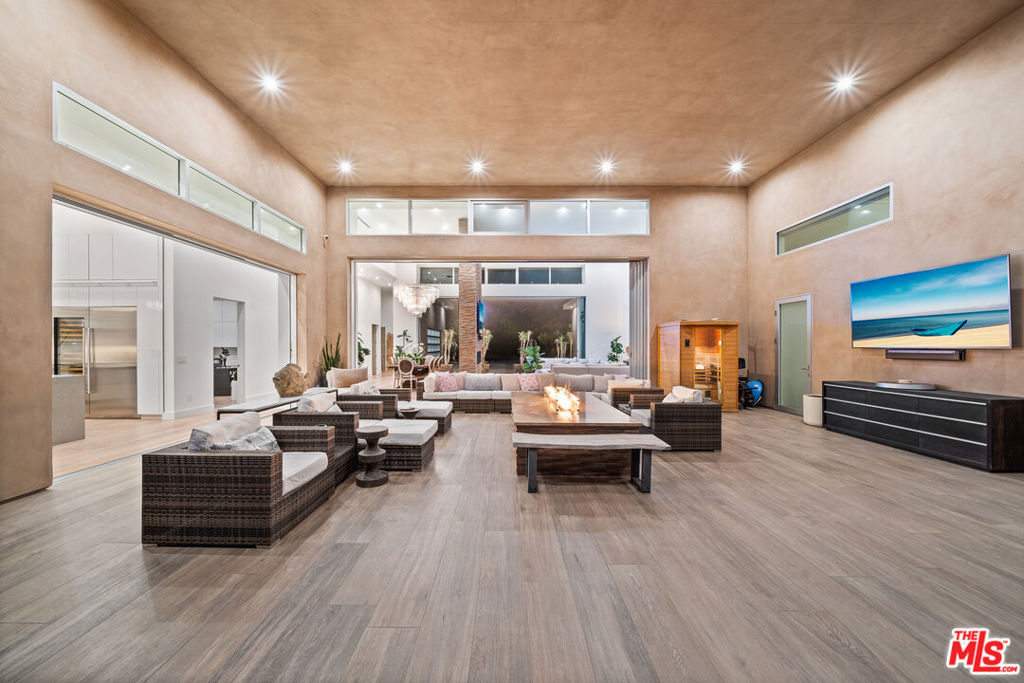 MLS #25535767 image #21