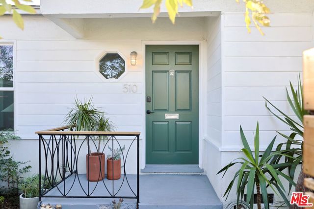 510 Venice Way, Venice CA: https://media.crmls.org/mediaz/23fa1c85-1caf-447d-a519-0f5c952967ba.jpg