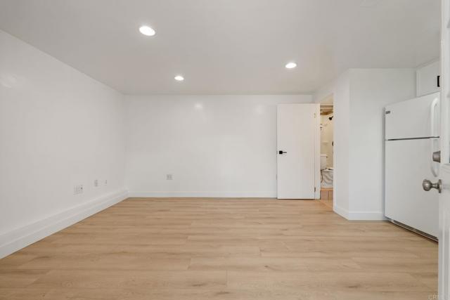 Image 6 of 16 For 207 Walnut Avenue