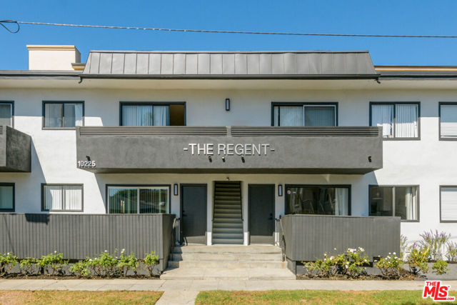 10225 Regent Street photo 3