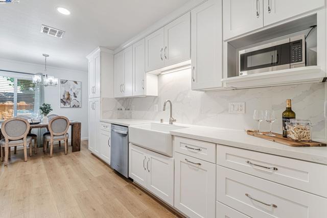 825 Oak Grove Rd, Concord CA: https://media.crmls.org/mediaz/23faba52-3551-4938-9b4a-d651fe1675ee.jpg