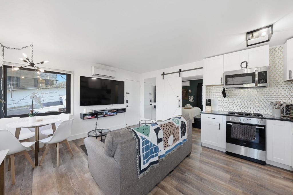 2585 J Street - photo 7