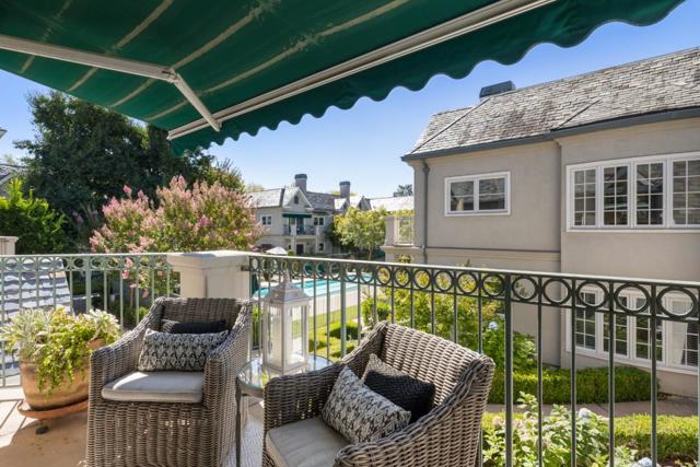 1 W Edith Avenue, Los Altos CA: https://media.crmls.org/mediaz/23fbcb74-1771-486b-9175-6c8198727e7e.jpg
