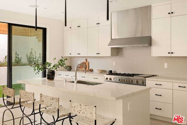 1615 N Coronado Street, Los Angeles CA: https://media.crmls.org/mediaz/23fc5fa2-69c4-4367-b612-c87f49b513e4.jpg