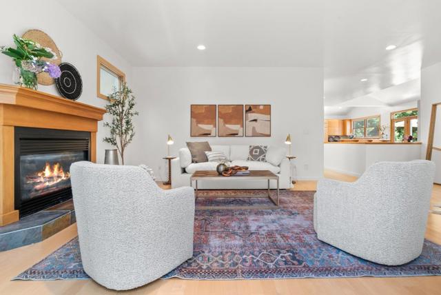 3135 Mar Vista Drive, Aptos CA: https://media.crmls.org/mediaz/23fd2e76-bc99-4424-8206-3bee31a0682d.jpg