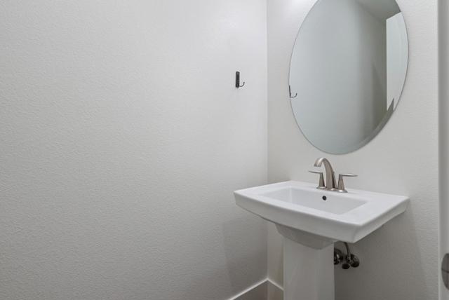 1621 Castlerock Drive, Hollister CA: https://media.crmls.org/mediaz/23fd85e3-dd0d-4785-873f-77f077b8295d.jpg