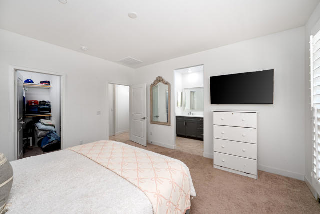 35425 Domani Drive, Palm Desert CA: https://media.crmls.org/mediaz/23fd890f-fbb7-41b2-96fb-0f3d2a7e9944.jpg