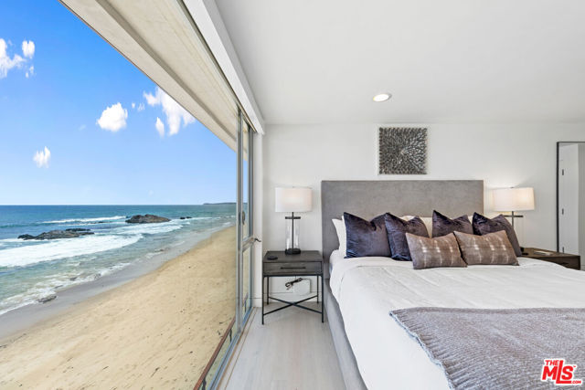 24928 Malibu Road, Malibu CA: https://media.crmls.org/mediaz/23fd8d22-dc25-4e49-823a-4578828d93f5.jpg