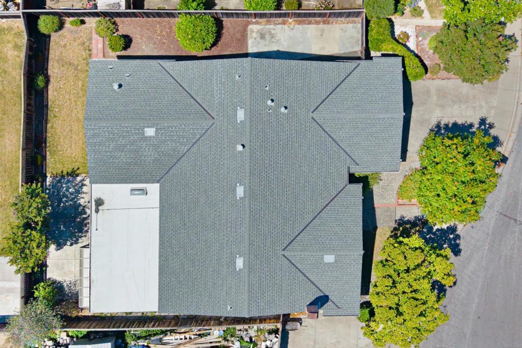 https://media.crmls.org/mediaz/23fdf6d7-fab6-41af-b95a-e2c1da35e1b7.jpg?preset=X-Large