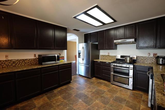 1831 Oakley Court, Stockton CA: https://media.crmls.org/mediaz/23fe09c0-ff42-4c38-91b4-2f8e6020e32e.jpg