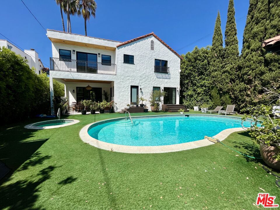 6112 Maryland Drive — architectural residence