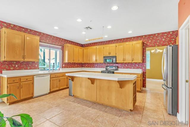 10496 Chaparral Dr, Santee CA: https://media.crmls.org/mediaz/23ff8060-4576-4d6d-979e-06669ea75ca9.jpg