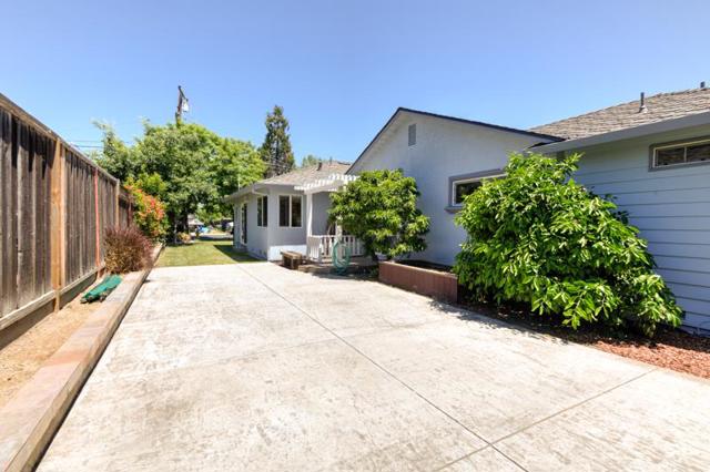 970 W Hedegard Avenue, Campbell CA: https://media.crmls.org/mediaz/23ffb88f-4d15-4a33-804e-fdbfbde36ec8.jpg