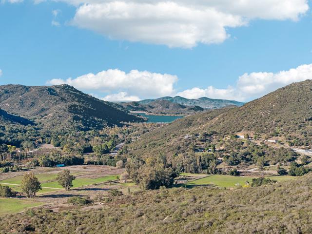 26086 Bear Valley Heights Road, Escondido CA: https://media.crmls.org/mediaz/24005d39-02f4-4f7f-a486-41b24b80ab7e.jpg