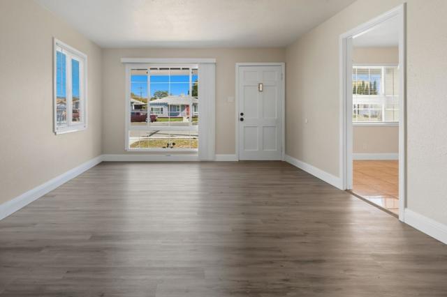 957 Oakwood Avenue, Vallejo CA: https://media.crmls.org/mediaz/2400898c-2232-4fb3-8a33-410066f1ef33.jpg