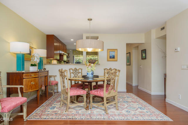 Detail Gallery Image 9 of 44 For 108 S Grand Ave, Pasadena,  CA 91105 - 3 Beds | 2/1 Baths